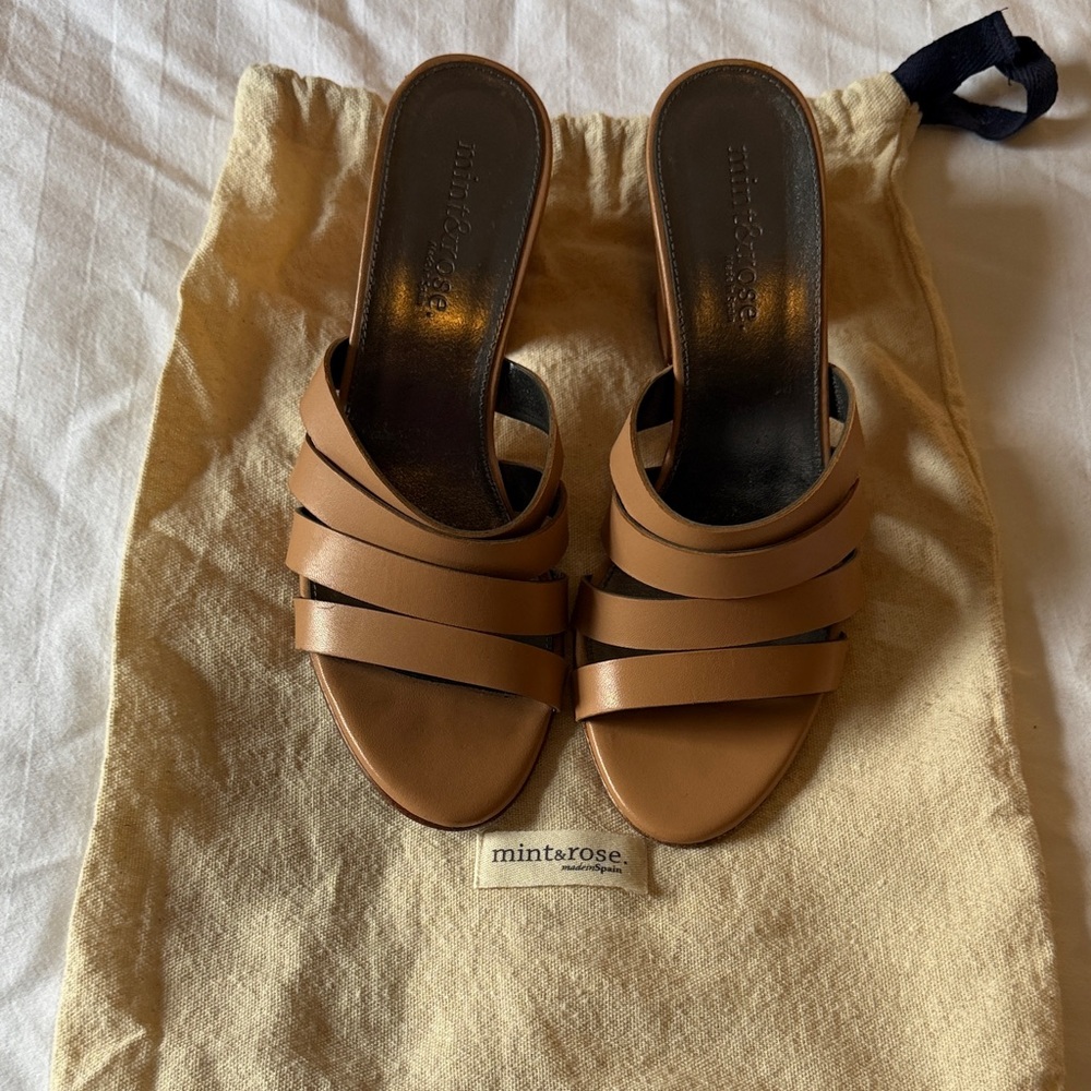 MINT & ROSE NUDE BLOCK HEELS, SIZE 38